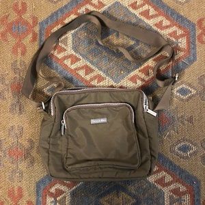 Baggallini crossbody purse